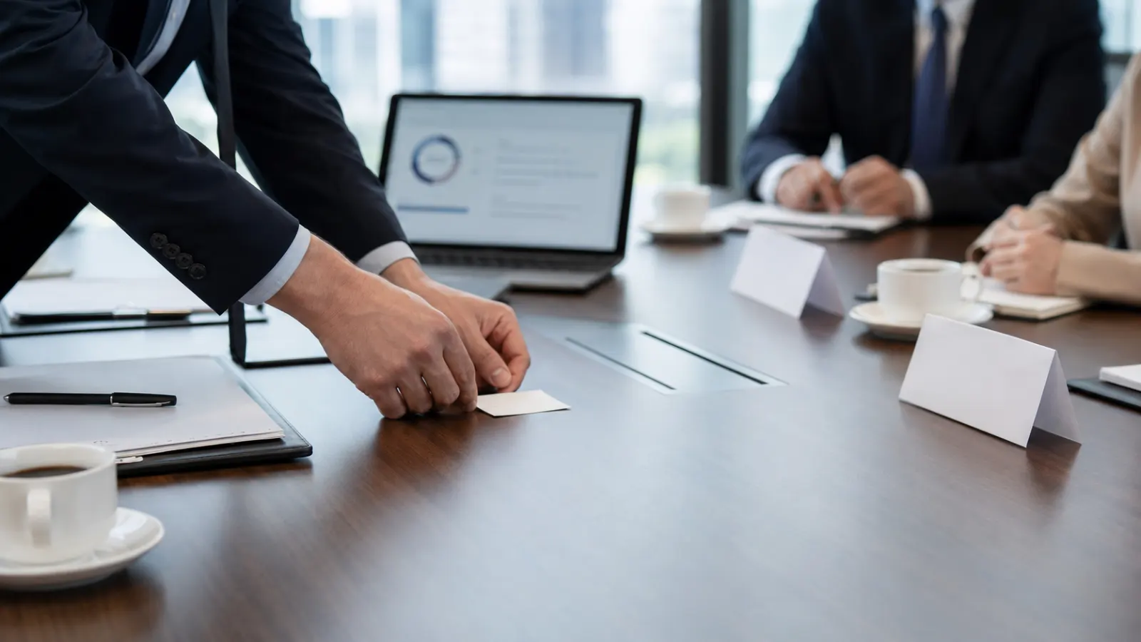 Korean Business Meeting Etiquette: What Foreign Professionals Often Misunderstand