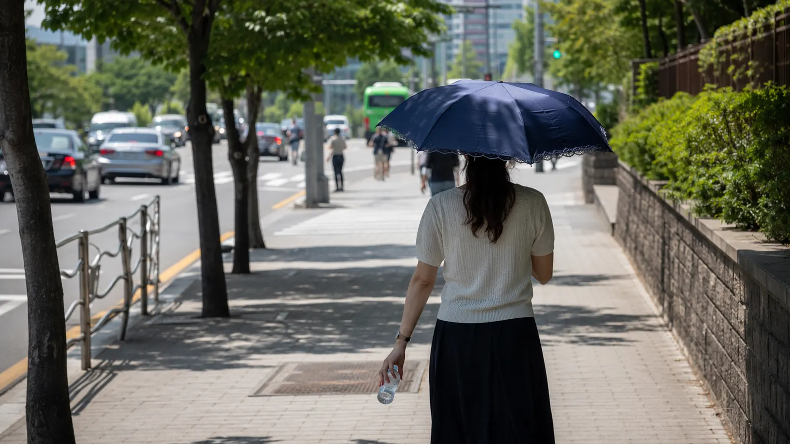 폭염에 밖에 나가기 전 꼭 확인해야 할 온열질환 예방법